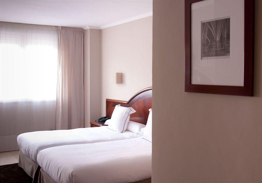 Hotel San Pedro Langreo Eksteriør billede