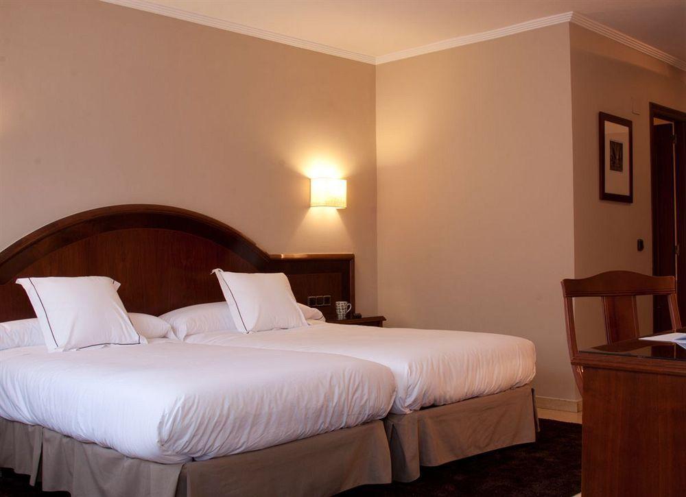 Hotel San Pedro Langreo Eksteriør billede